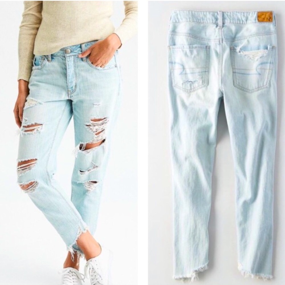 American Eagle Light Wash Tomgirl Jeans